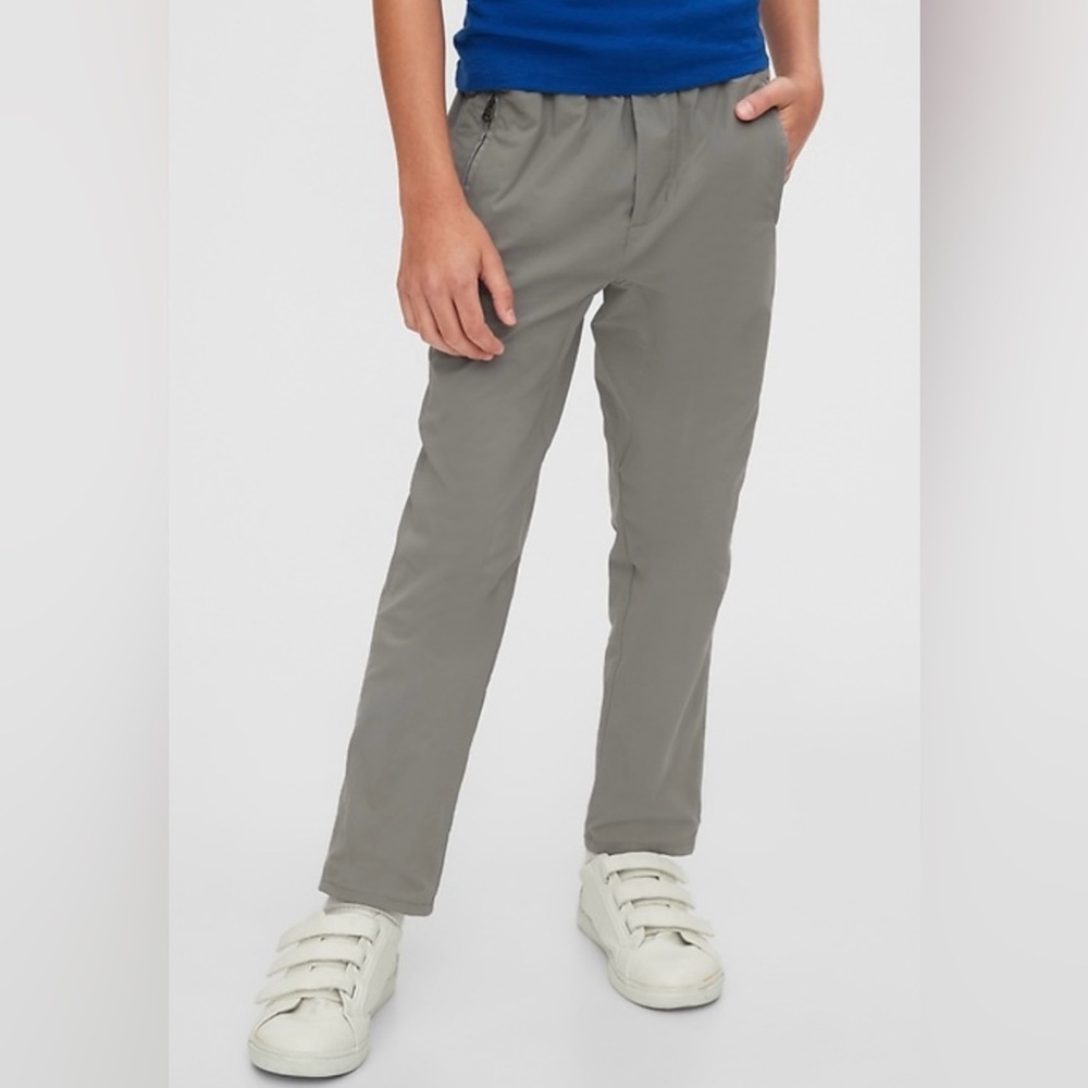 GapKids Hybrid Pull-On Pants with Quick Dry oxide grey size medium (8-9)